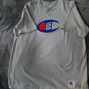 Champion t-shirt